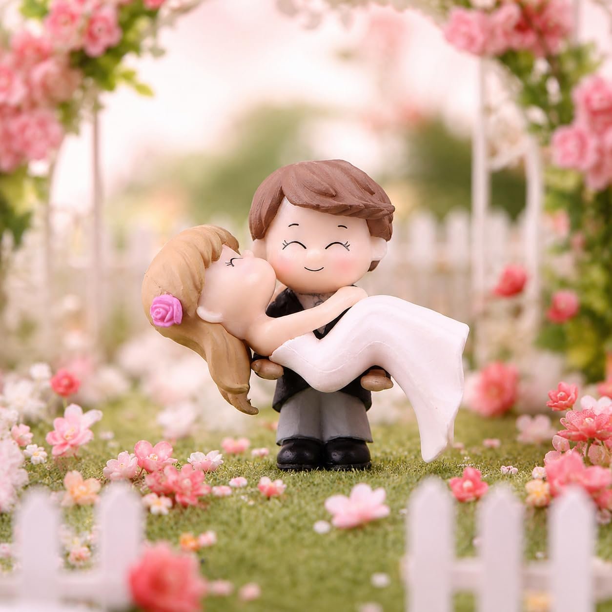 Cute-Romantic-Couple-Miniature-Showpiece-1