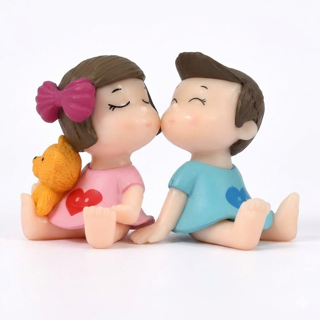 Romantic Kissing Couple Miniature Statue Showpiece